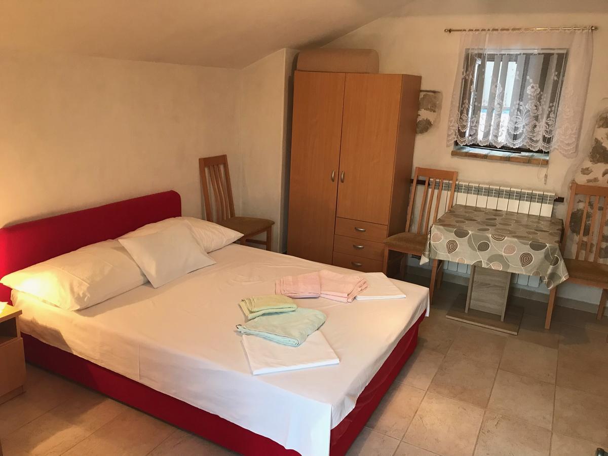 שילו Apartments Crncic מראה חיצוני תמונה